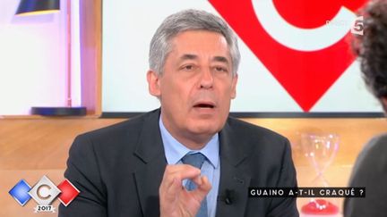 Henri Guaino persiste contre les électeurs de sa circonscription de Paris