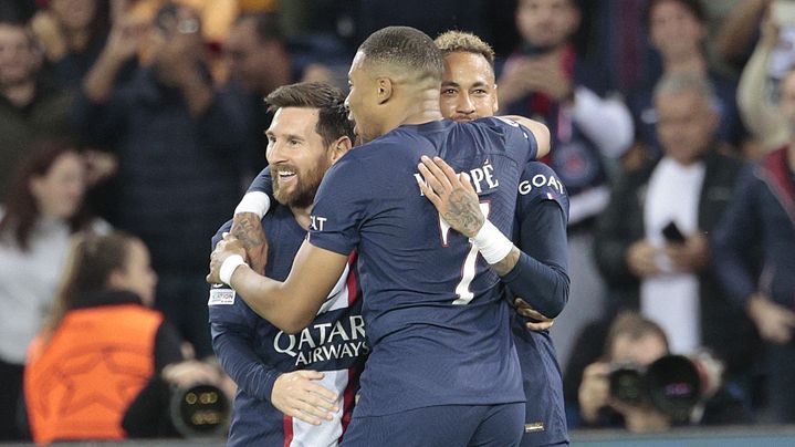 Comme Lionel Messi, Neymar et Kylian Mbappé contribuent au rayonnement de la Ligue 1 à l'étranger. (GEOFFROY VAN DER HASSELT / AFP)