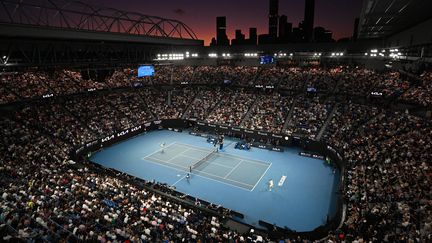 Regarder la vidéo Open d'Australie 2025 : d'un Grand Chelem isolé à un Majeur reconnu... Pourquoi le tournoi australien a eu du mal à conquérir le cœur du circuit