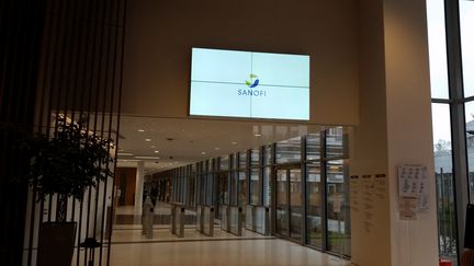 Le&nbsp; siège social de Sanofi à Gentilly dans le Val-de-Marne. (LAETITIA SAAVEDRA / RADIOFRANCE)