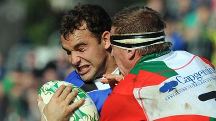 Olly Barkley (ici sous les couleurs de Bath) va croiser le chemin du Biarrot Harinordoquy en Top 14