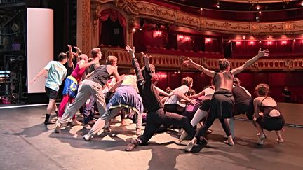 Les danseurs du Ballet du Rhin retrouvent la scène avec le spectacle "Chaplin" (France 3 Grand Est)