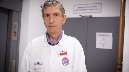 Le Professeur Eric Caumes, chef de service des maladies infectieuses de l’hôpital de la Pitié-Salpêtrière (FRED DUGIT / MAXPPP)