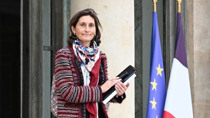 La ministre des Sports Amélie Oudéa-Castéra quitte l'Elysée après un conseil des ministres, le 26 septembre 2022. (EMMANUEL DUNAND / AFP)