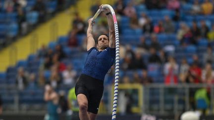 Le perchiste français Renaud Lavillenie llors du meeting Ligue de&nbsp;Diamant&nbsp;League&nbsp;à Chorzow (Pologne), le&nbsp;6 août 2022. (ARTUR WIDAK / AFP)