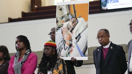 La famille de Tyre Nichols lors d'une conférence de presse, à Memphis (Tennessee), dans le sud des Etats-Unis, le 23 janvier 2023. (GERALD HERBERT/AP/SIPA)