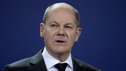 Le chancelier allemand Olaf Scholz, lors d'une conférence de presse à Berlin, le 21 janvier 2022. (MICHAEL SOHN / AFP)