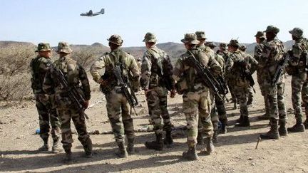 Des soldats français lors d'exercices d'entraînement à Djibouti. (AFP/JACQUES DEMARTHON)