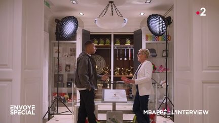 Kylian Mbappé et Elise Lucet (ENVOYÉ SPÉCIAL  / FRANCE 2)