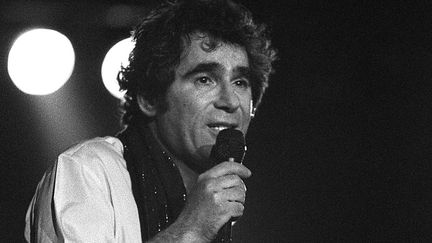 Claude Nougaro en concert au Palais des sports de  Toulouse le 23 février 1983
 (Jean-Pierre Muller / AFP)