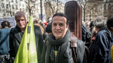 Le chanteur Francis Lalanne lors d'un rassemblement à Paris, le 27 mars 2021. (ARTHUR NICHOLAS ORCHARD / AFP)