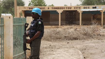 Un soldat de la Minusma à Tombouctou (Mali), en avril 2015. (SEBASTIEN RIEUSSEC / AFP)