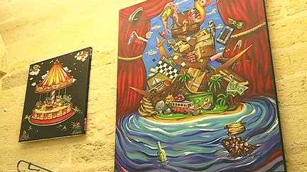 L'exposition "Voyage sans billet", de Grumo et Supo Caos, où se mêlent patrimoine du lieu et street art engagé, à la médiathèque de Uzès.
 (France 3 / Culturebox)