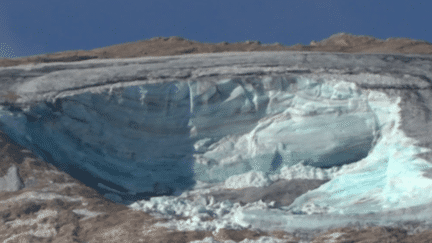 2022 a été l’année la plus chaude en France. Cela n’est pas sans conséquence sur les glaciers dont une étude estime que la moitié sont condamnés à disparaître. (FRANCE 2)