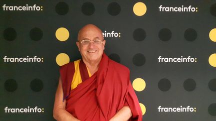 Matthieu Ricard, invité de Franceinfo, à l'occasion de son exposition aux Rencontres photographiques d'Arles durant l'été 2018 (ANNE CHÉPEAU / FRANCEINFO / RADIO FRANCE)