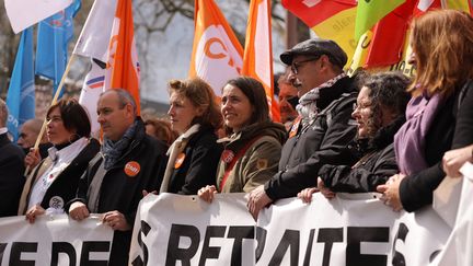 Des représentants de l'intersyndicale dont le secrétaire général de la CDFDT Laurent Berger et Sophie Binet, secrétaire générale de la CGT, lors de la 11e journée de manifestation contre la réforme des retraites, à Paris, le 6 avril 2023. (THOMAS SAMSON / AFP)