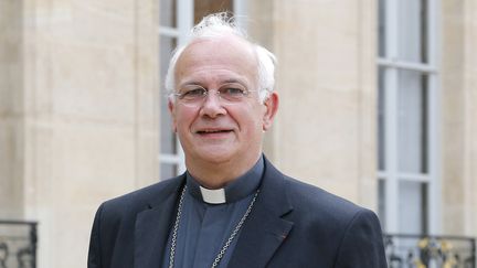 L'évêque de Pontoise, Stanislas Lalanne, le&nbsp;21 juillet 2014 sur le perron de l'Elysée, à Paris. (FRANCOIS GUILLOT / AFP)