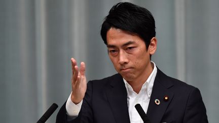 Shinjiro Koizumi&nbsp;, ministre de l'Environnement japonais. (TOSHIFUMI KITAMURA / AFP)