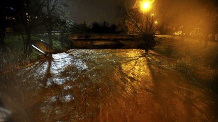 Les inondations à&nbsp;Mandelieu-la-Napoule (Alpes-Maritimes), le 1er décembre 2019. (DYLAN MEIFFRET / MAXPPP)