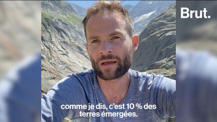 Qu’est-ce qu’un glacier ? À quoi servent-ils ? Où sont-ils situés ? Brut a retrouvé le glaciologue Jean-Baptiste Bosson au glacier de Tré-la-Tête dans les Alpes, en pleine canicule. Il répond à cinq questions simples sur les glaciers.