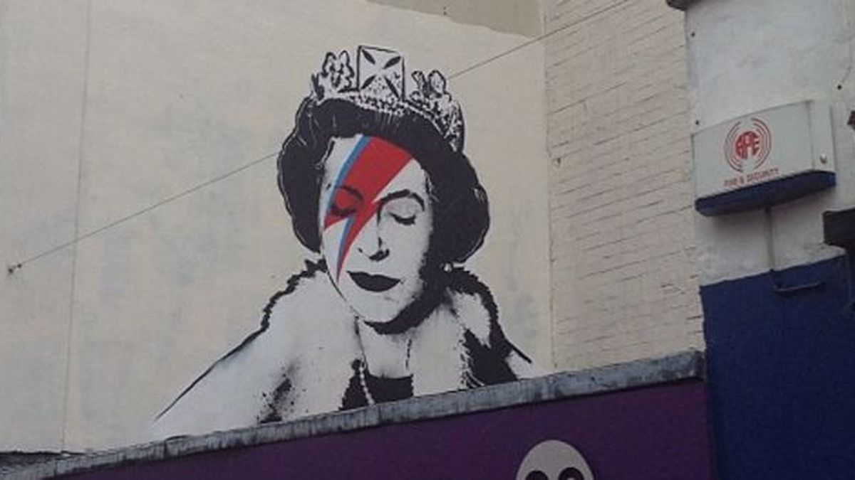 queen elizabeth banksy