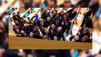 A fight broke out on May 14, 2024, between Georgian deputies during the examination in Parliament of the controversial bill on "foreign influence".  (TV1 / FACEBOOK)