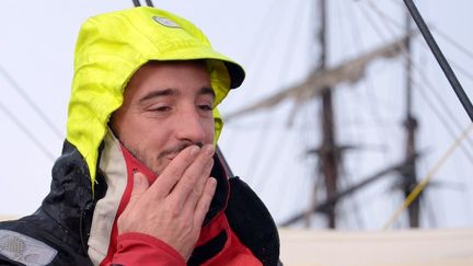 Le skipper fran&ccedil;ais Louis Burton avant le d&eacute;part de la 7e &eacute;dition du Vend&eacute;e Globe, le 10 novembre 2012 aux Sables-d'Olonne. (DAMIEN MEYER / AFP)