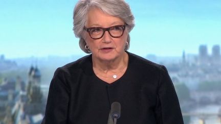 Crise sanitaire "le reconfinement risque d'arriver à toute allure", Christine Rouzioux, professeure de virologie