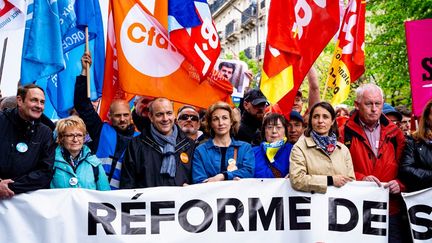 L'intersyndicale réunie lors de la manifestation du 1er-Mai, à Paris. (AMAURY CORNU / HANS LUCAS)