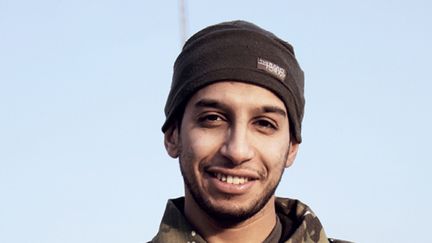 Une photo d'Abdelhamid Abaaoud, publiée en février 2015 sur un magazine de propagande de l'Etat islamique. (DABIQ / AFP)