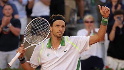 Le Français Arthur Rinderknech lors de son match contre Richard Gasquet, à Roland-Garros, le 30 mai 2023. (THOMAS SAMSON / AFP)