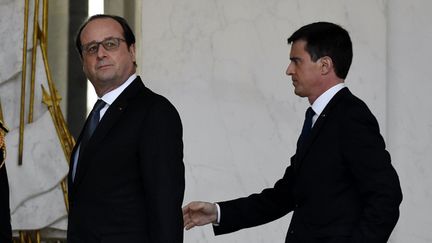  (Le risque est triple pour François Hollande et Manuel Valls, social, sociétal et politique © MaxPPP)