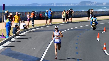 Le coureur écossais Callum Hawkins, lors du marathon des Jeux du Commonwealth, le 15 avril 2018 dans la région de Brisbane (Australie).&nbsp; (MANAN VATSYAYANA / AFP)