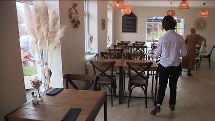 Située en périphérie de Calais (Pas-de-Calais), la petite commune de Peuplingues revit à nouveau et reprend du poil de la bête depuis l'arrivée d'un restaurant dans la ville. (CAPTURE ECRAN FRANCE 3)