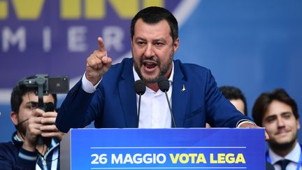 Matteo Salvini, ministre de l'Intérieur italien, lors d'un rassemblement avec les nationalistes européens, à Milan le 18 mai 2019. (MIGUEL MEDINA / AFP)