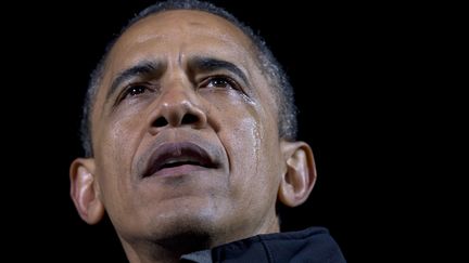 J-1 #TEAMOBAMA Une larme sur le visage de Barack Obama ? Le 5 novembre 2012 &agrave; Des Moines (Iowa). (CAROLYN KASTER / AP / SIPA)