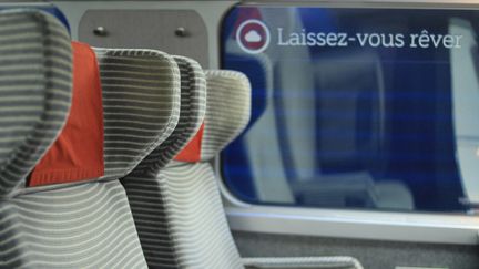 Sièges vides dans une voiture de première classe d'un TGV. (AURÉLIEN ACCART / RADIOFRANCE)