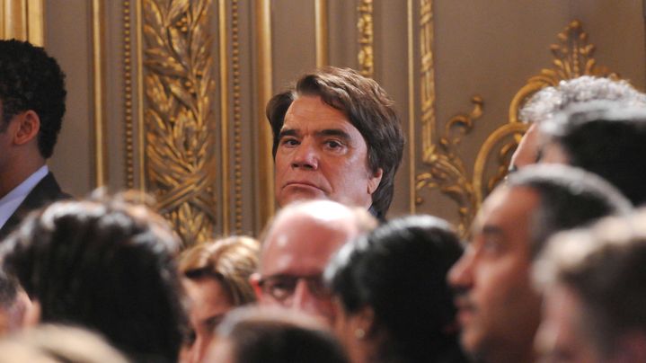 Bernard Tapie &agrave; l'Elys&eacute;e lors de l'annonce du plan banlieue par Nicolas Sarkozy,&nbsp;le 8 f&eacute;vrier 2008. ( WITT / SIPA)