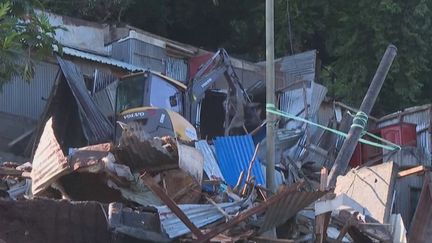 Mayotte : la destruction de bidonvilles se poursuit