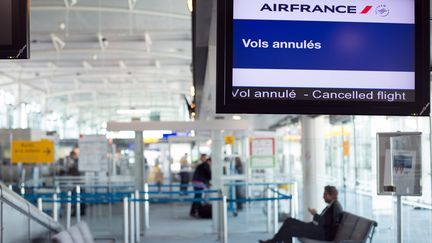 L'a&eacute;roport de Marseille-Provence &agrave; Marignane (Bouches-du-Rh&ocirc;ne), pendant la gr&egrave;ve des pilotes, le 26 septembre 2014. (BERTRAND LANGLOIS / AFP)