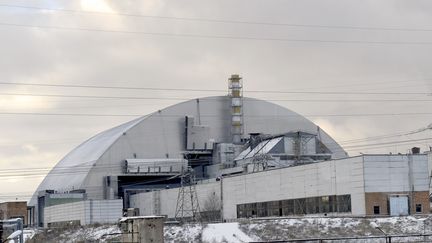 Le nouveau dôme sur la centrale nucléaire de Tchernobyl en Ukraine, le 29 novembre 2016. (SERGEI SUPINSKY / AFP)