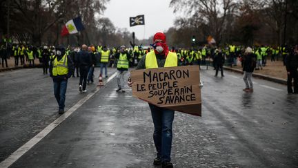 Des "gilets jaunes" lors de l'acte III de la mobilisation, à Paris, le 1er décembre 2018. (ABDULMONAM EASSA / AFP)