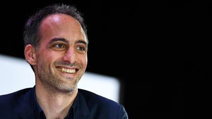 Raphaël Glucksmann&nbsp;participe à un débat pour les élections européennes, le 11 avril 2019 à Paris. (ANNE-CHRISTINE POUJOULAT / AFP)