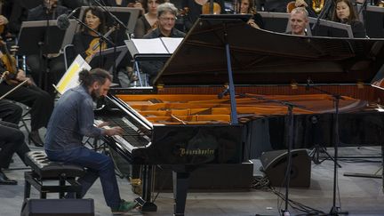 Stéfani Bollani joue avec l'ONL
 (Jean-François Lixon)