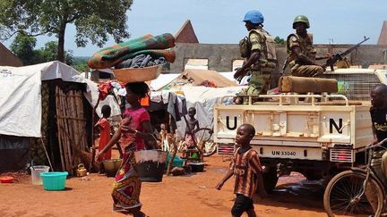 Casques bleus gabonais en patrouille à Bria en Centrafrique, en juin 2017. (SABER JENDOUBI / AFP)