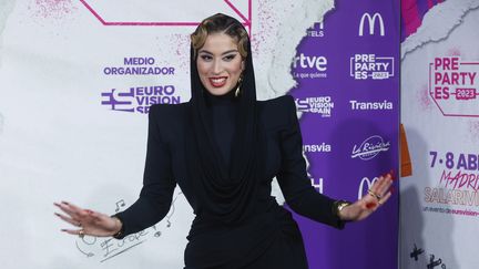 La Zarra, représentante de la France au concours de l'Eurovision 2023, pose pour les photographes pour la PrePartyES à Madrid en Espagne, le 7 avril 2023. (JUAN CARLOS HIDALGO / EFE)