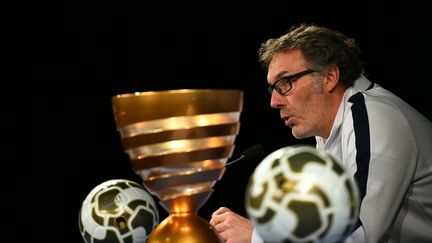 Laurent Blanc en conférence de presse, ce vendredi.  (FRANCK FIFE / AFP)