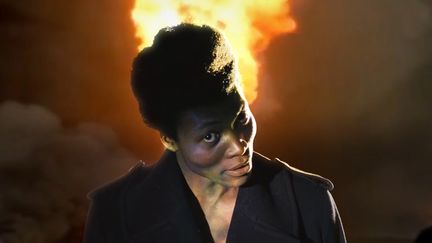 Benjamin Clementine dans le clip des Gorillaz "Hallelujah Money".
 (saisie écran)