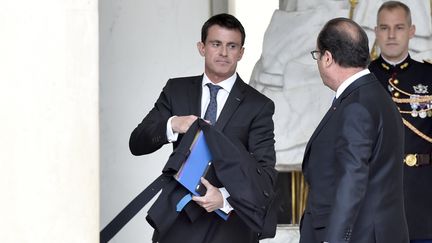 François Hollande recadre Manuel Valls après ses propos sur la sortie de son livre