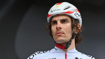 Guillaume Martin est le leader de l'équipe Cofidis pour ce Giro 2022. Le Français vise secrètement le Top 5 du général. Pour y arriver, il s'est rendu en Sicile pour s'entraîner à gravir l'Etna 15 fois en 20 jours.